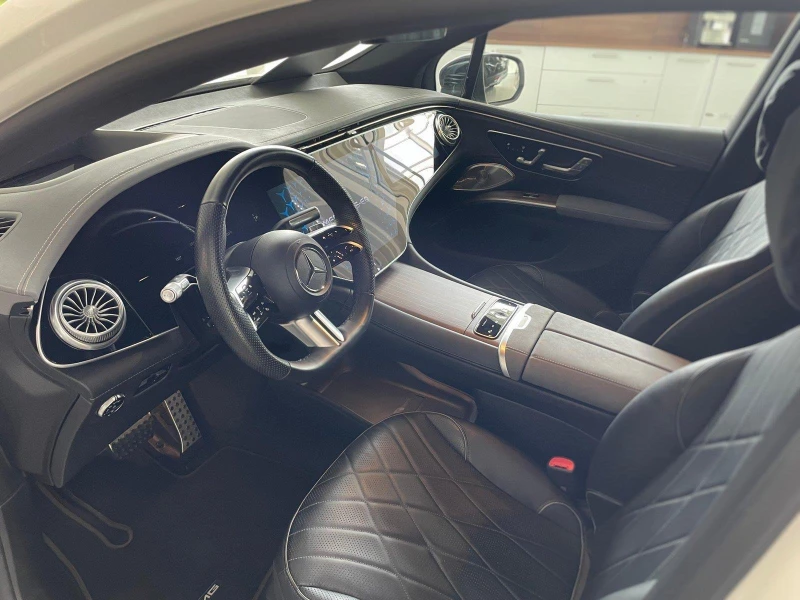 Mercedes-Benz EQS SUV* AMG* HYPER* HUD* BURM* DISTR* KEYLESS* PANO* , снимка 5 - Автомобили и джипове - 53328008