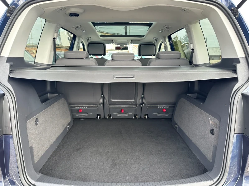 VW Touran 1.6TDI MACHT , снимка 5 - Автомобили и джипове - 53568606