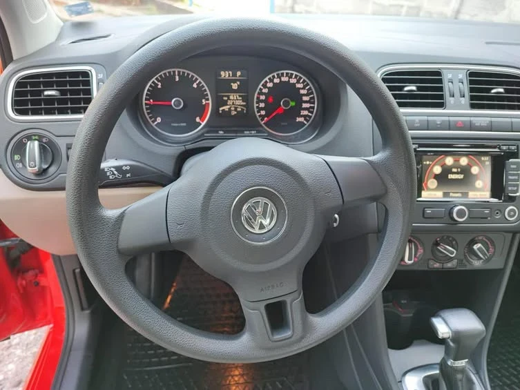 VW Polo 1.6 TDI, 90k.c. Avtomat, снимка 7 - Автомобили и джипове - 54751247