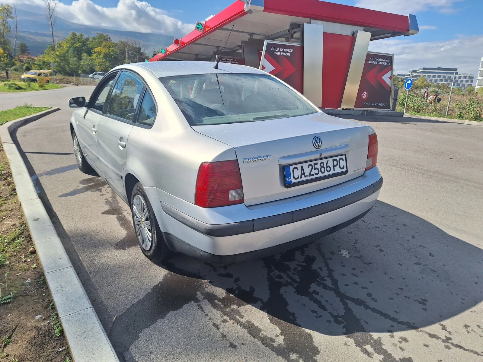 VW Passat 1.6 - изображение 6