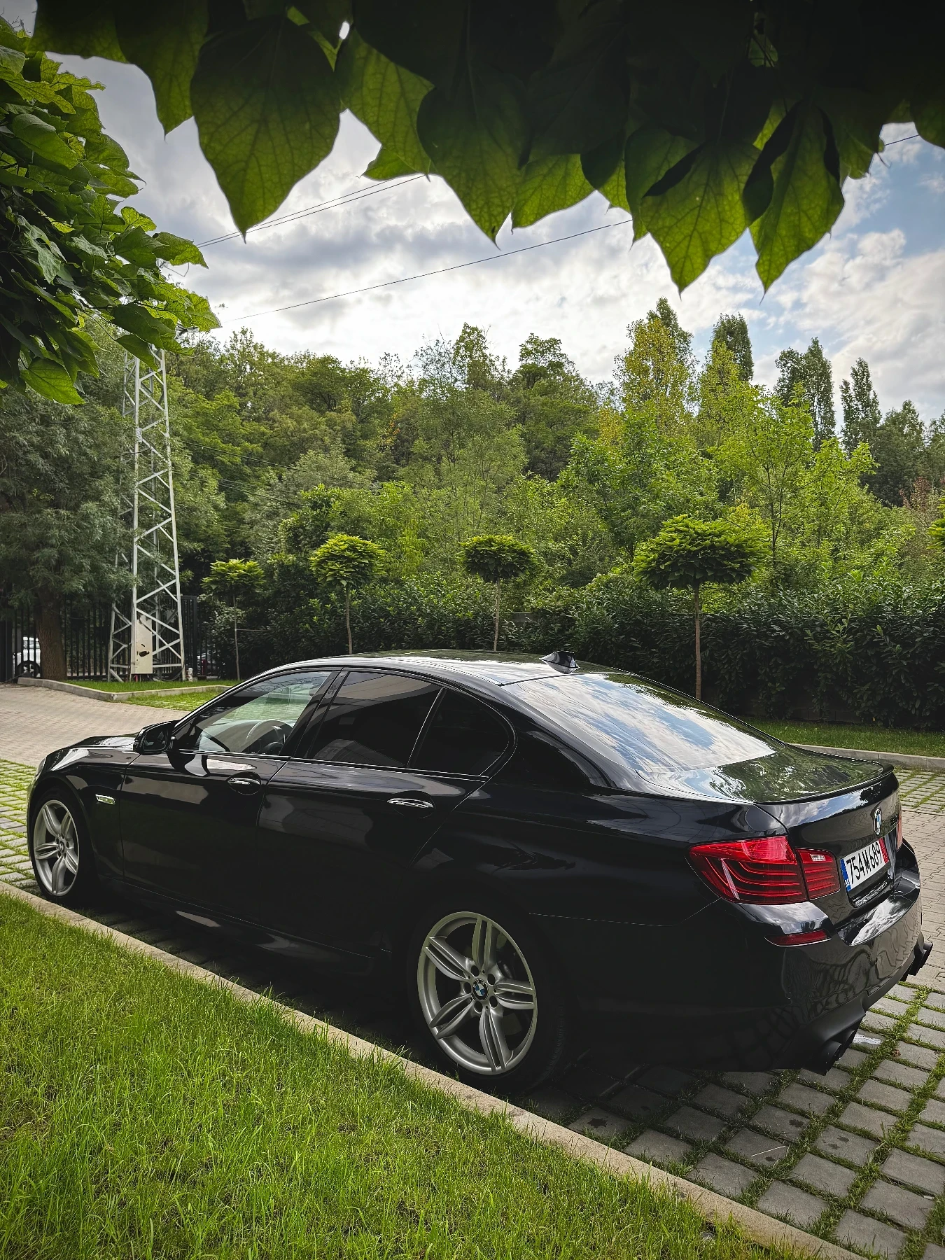 BMW 550 xi /M5-OPTIC/360CAMERA/HEADUP/SOFTCLOSE/ASSISTANT - изображение 6