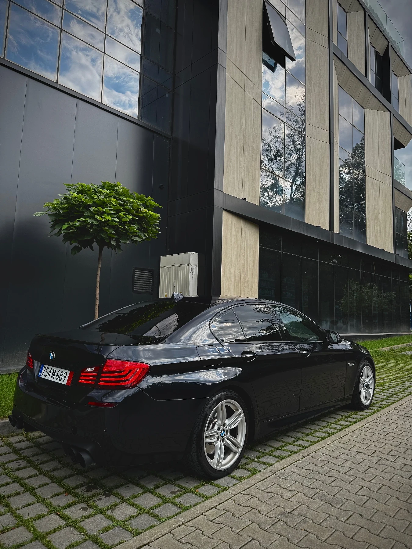 BMW 550 xi /M5-OPTIC/360CAMERA/HEADUP/SOFTCLOSE/ASSISTANT - изображение 4