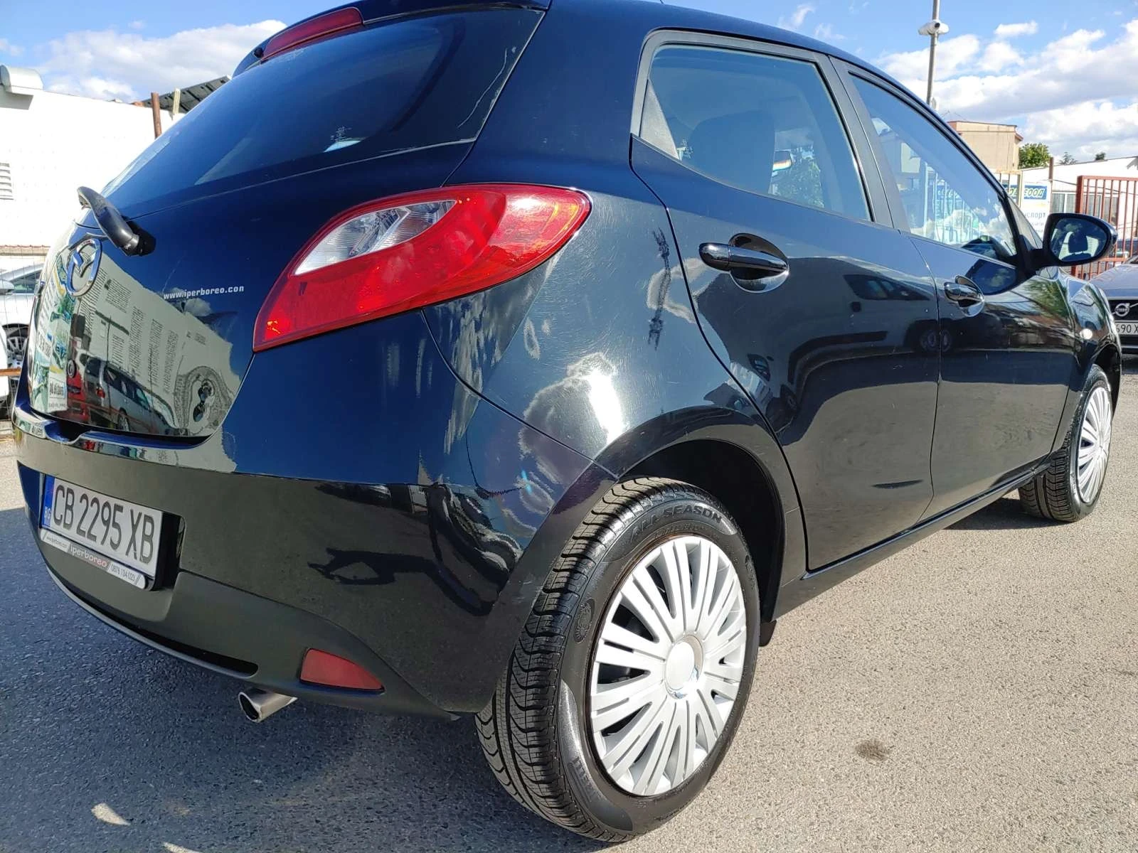 Mazda 2  - изображение 2