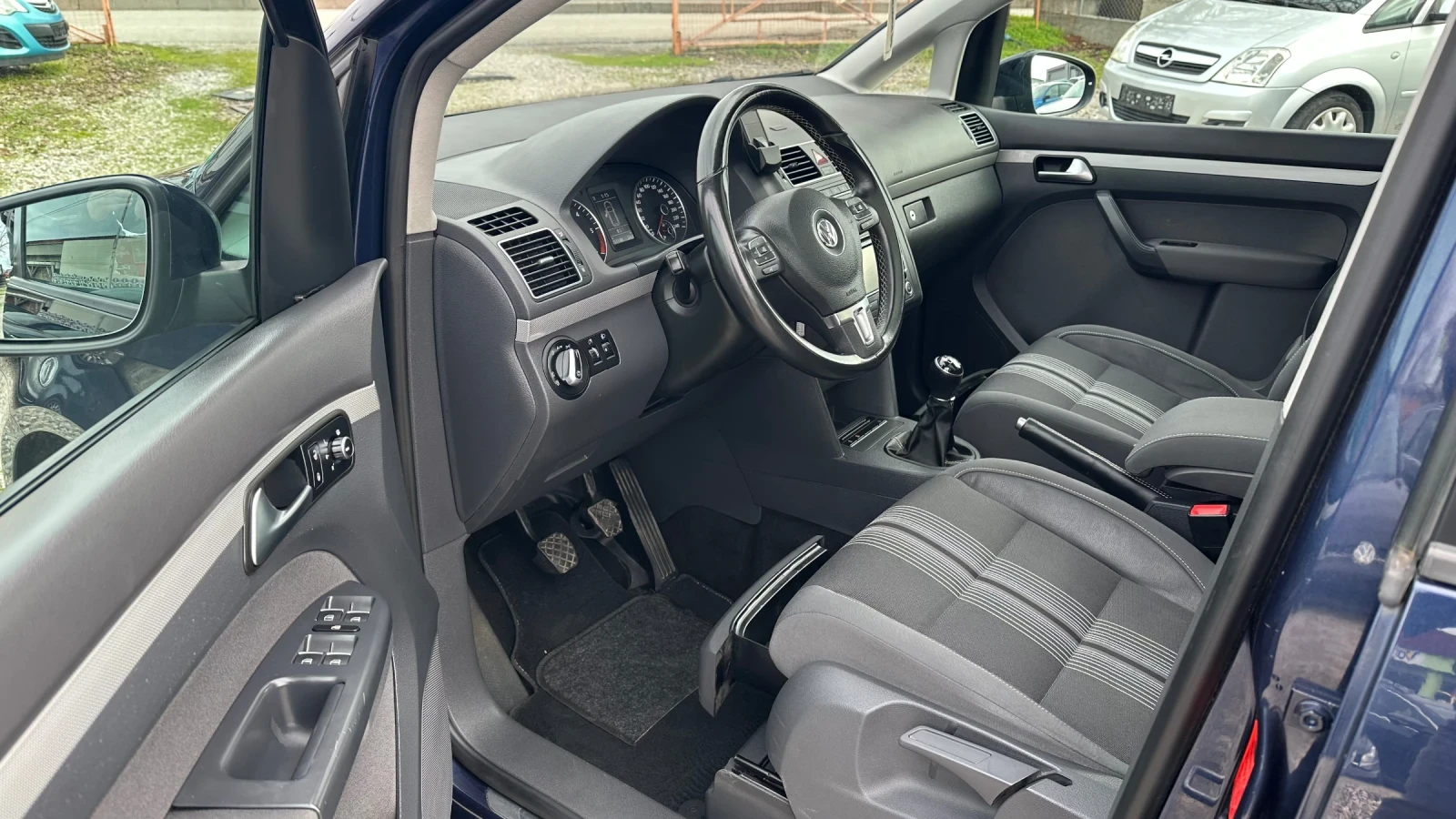 VW Touran 1.6TDI MACHT  - изображение 8