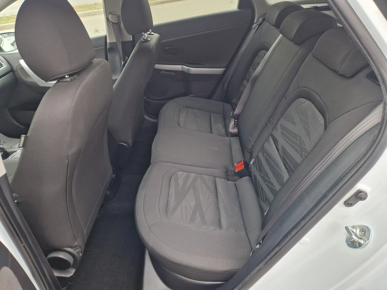 Kia Ceed 1.4CRDI 90HP.ITALIA | Mobile.bg � ����������� 9