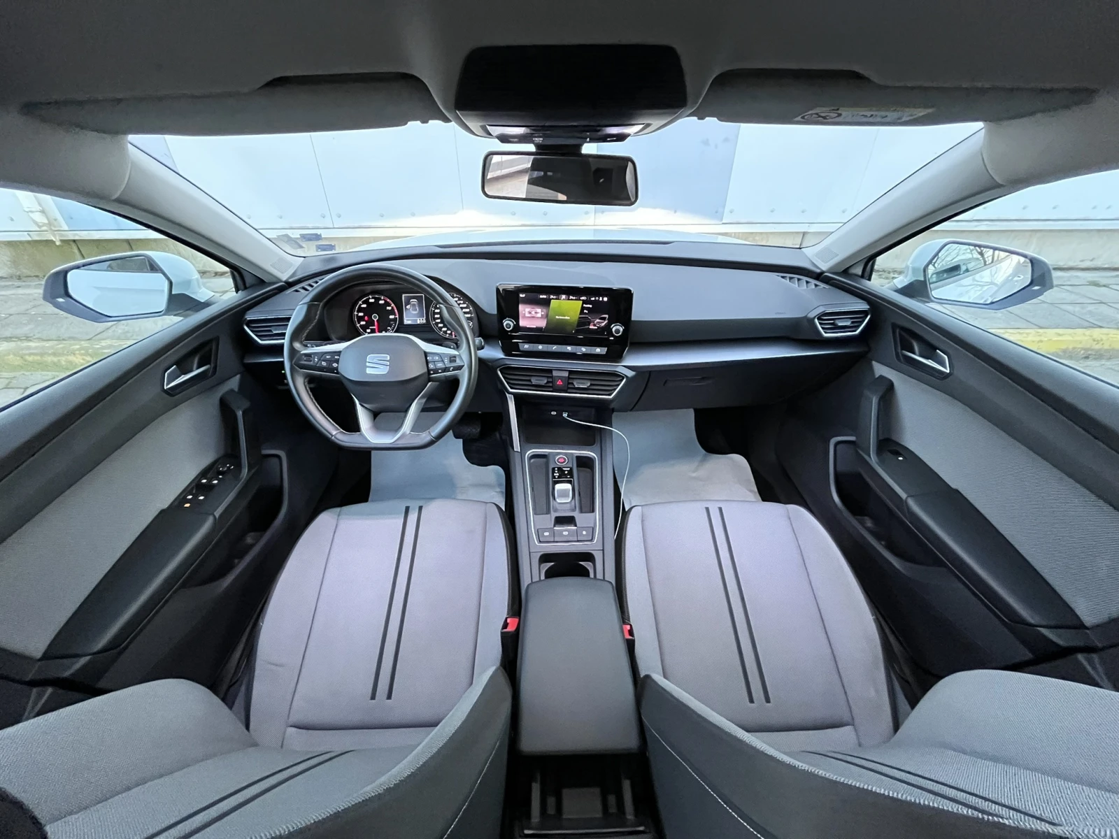 Seat Leon 1.5 TSI 150 к.с. Автоматик от България, снимка 7 - Автомобили и джипове - 53829816