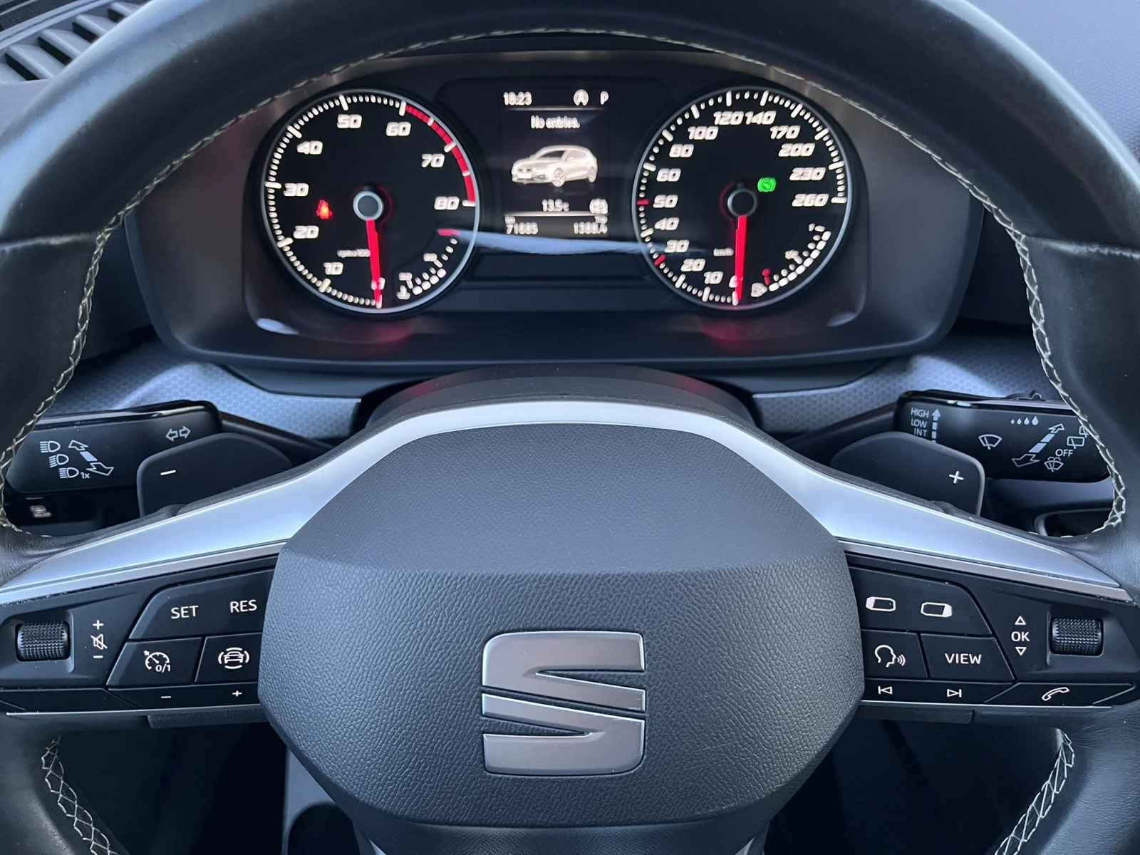 Seat Leon 1.5 TSI 150 к.с. Автоматик от България, снимка 15 - Автомобили и джипове - 53829816