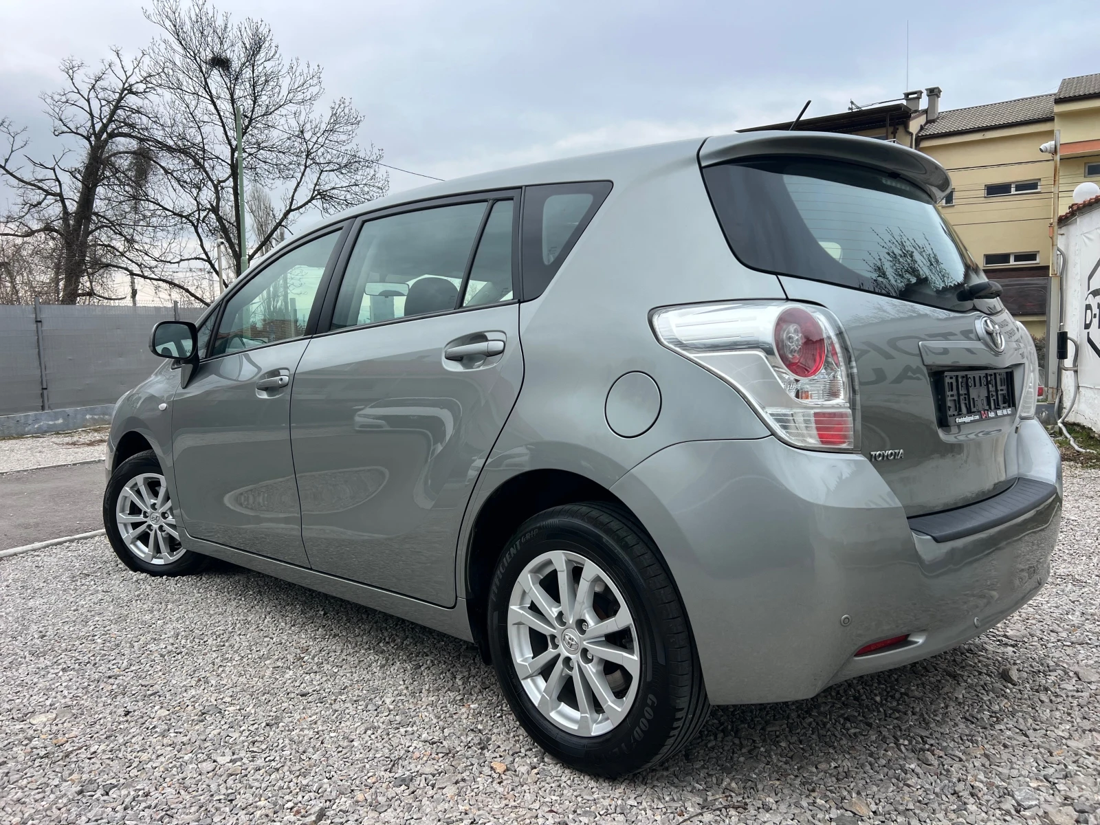 Toyota Verso 1.8-SOLL, снимка 6 - Автомобили и джипове - 53951752