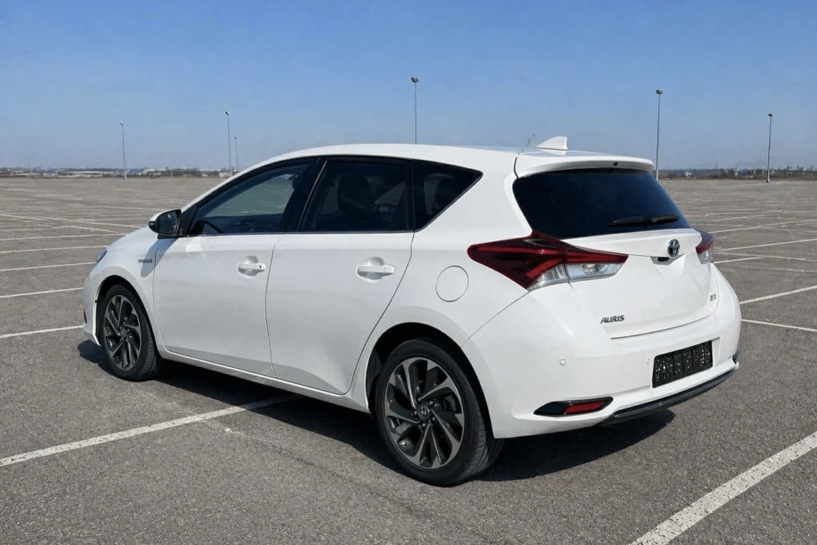 Toyota Auris Hybrid 1.8i Facelift/Navi, снимка 4 - Автомобили и джипове - 54038021