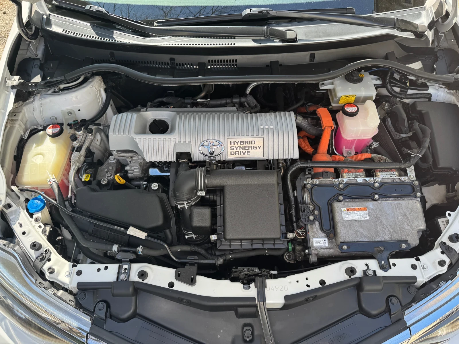 Toyota Auris Hybrid 1.8i Facelift/Navi, снимка 16 - Автомобили и джипове - 54038021