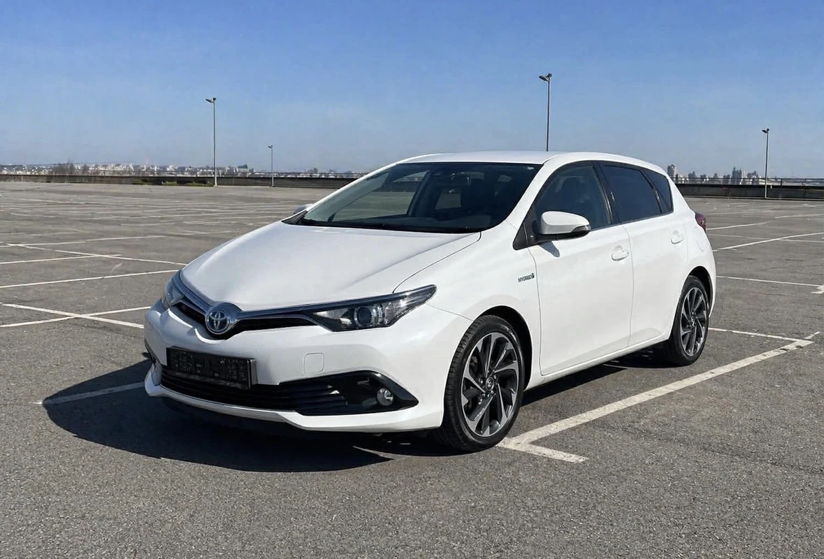 Toyota Auris Hybrid 1.8i Facelift/Navi, снимка 3 - Автомобили и джипове - 54038021