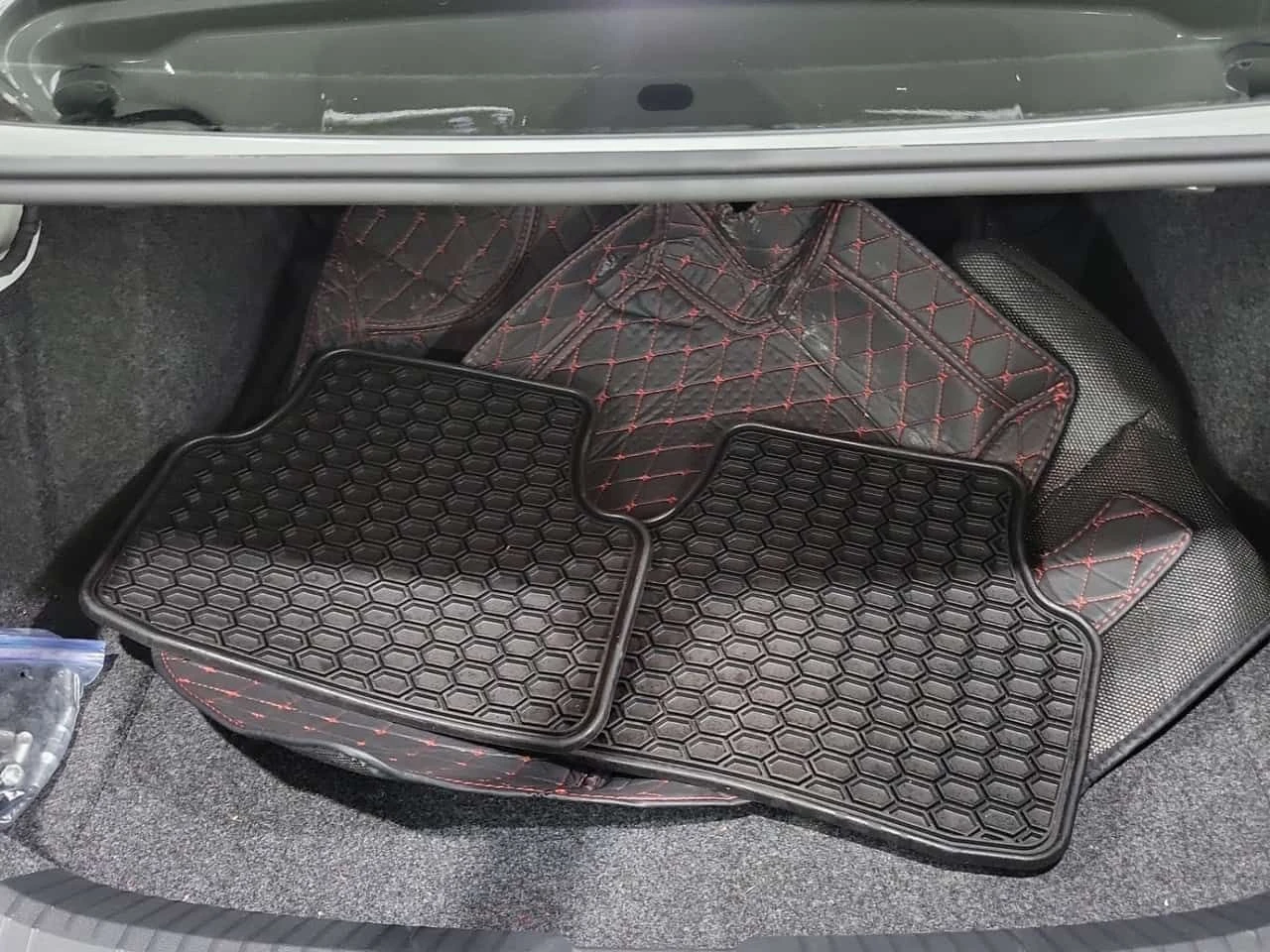 VW Jetta * GLI DSG* CARFAX * 2 КЛЮЧА * ДИСТРОНИК * ПАНОРАМА, снимка 14 - Автомобили и джипове - 54066915