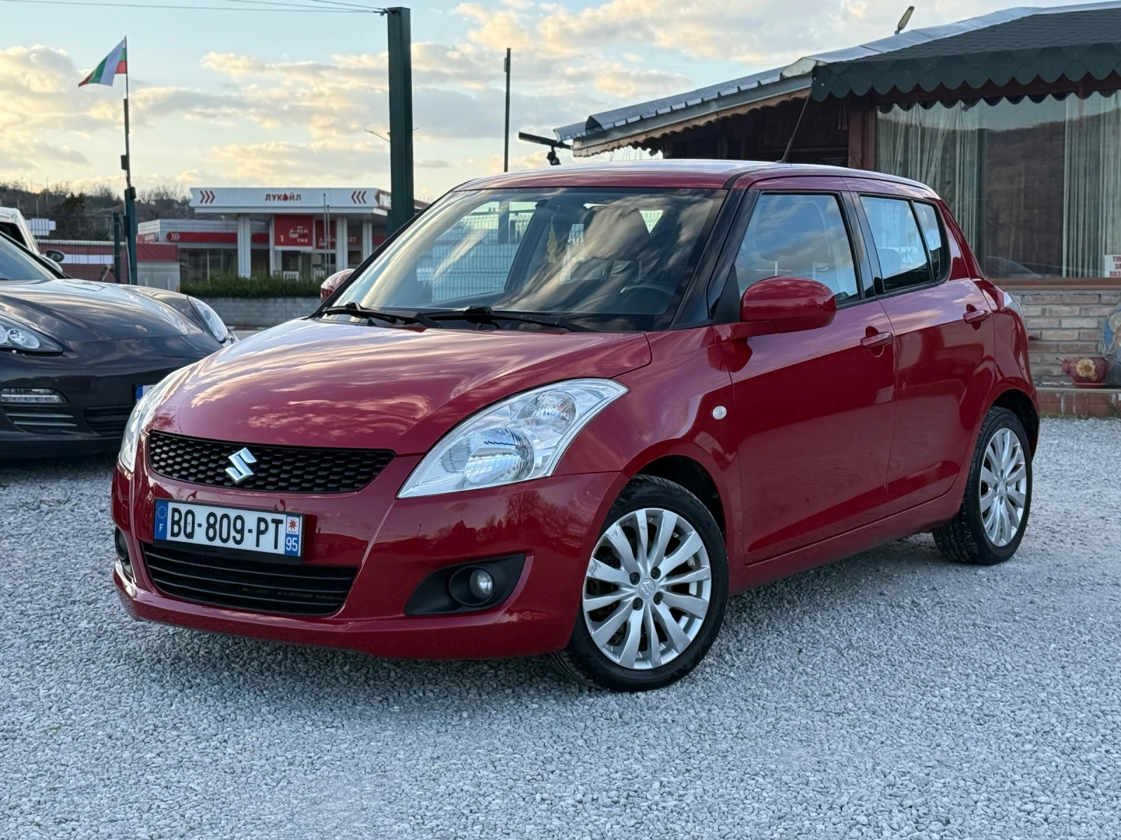 Suzuki Swift 1.3 DDIS ОБСЛУЖЕНА  KEYLES NAVI , снимка 2 - Автомобили и джипове - 54182340