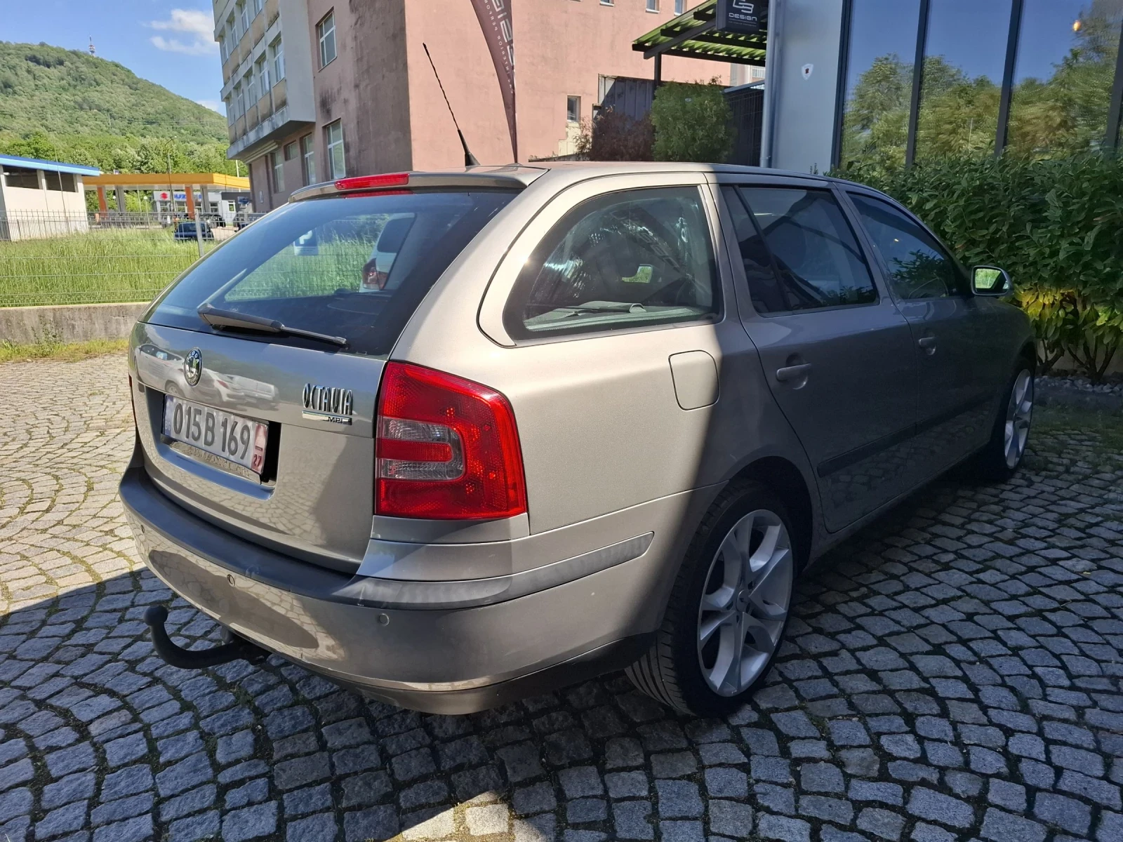 Skoda Octavia 1.6i-102к.с.АВТОМАТ* НАВИ* АВТОПИЛОТ* ОТЛИЧНА , снимка 5 - Автомобили и джипове - 54569817