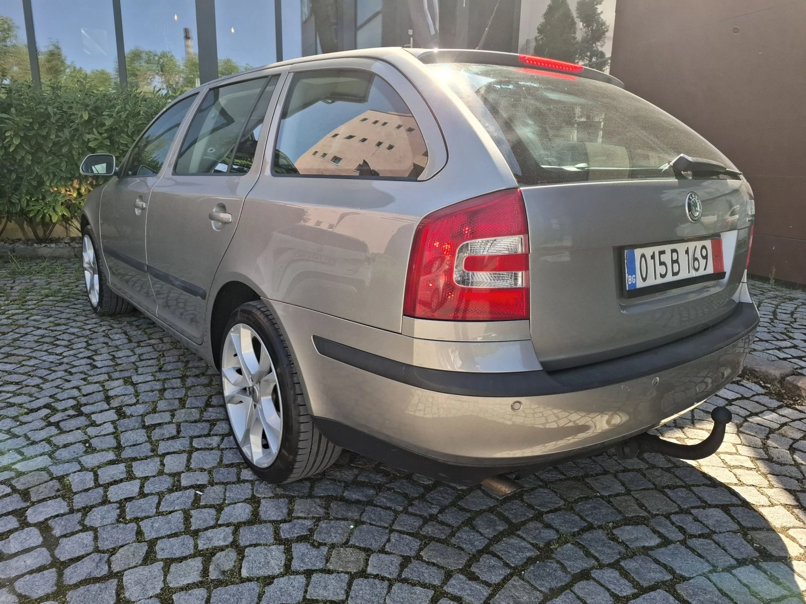 Skoda Octavia 1.6i-102к.с.АВТОМАТ* НАВИ* АВТОПИЛОТ* ОТЛИЧНА , снимка 3 - Автомобили и джипове - 54569817