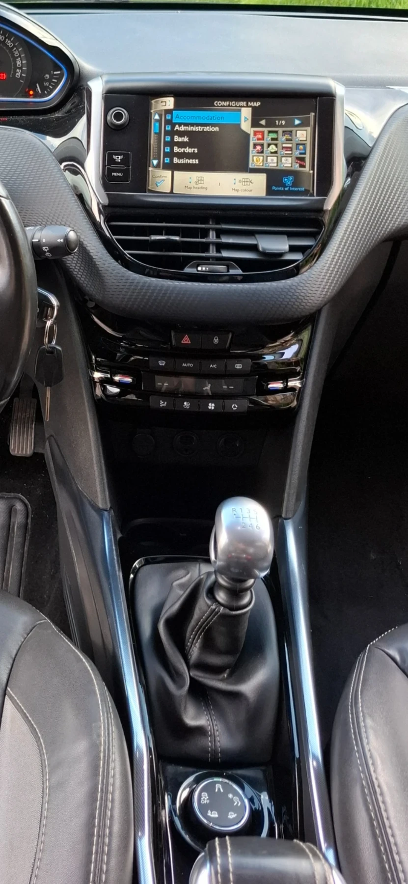 Peugeot 2008 1.6 e-HDi (115 к.с.) Allure Park Assist, снимка 11 - Автомобили и джипове - 54940313