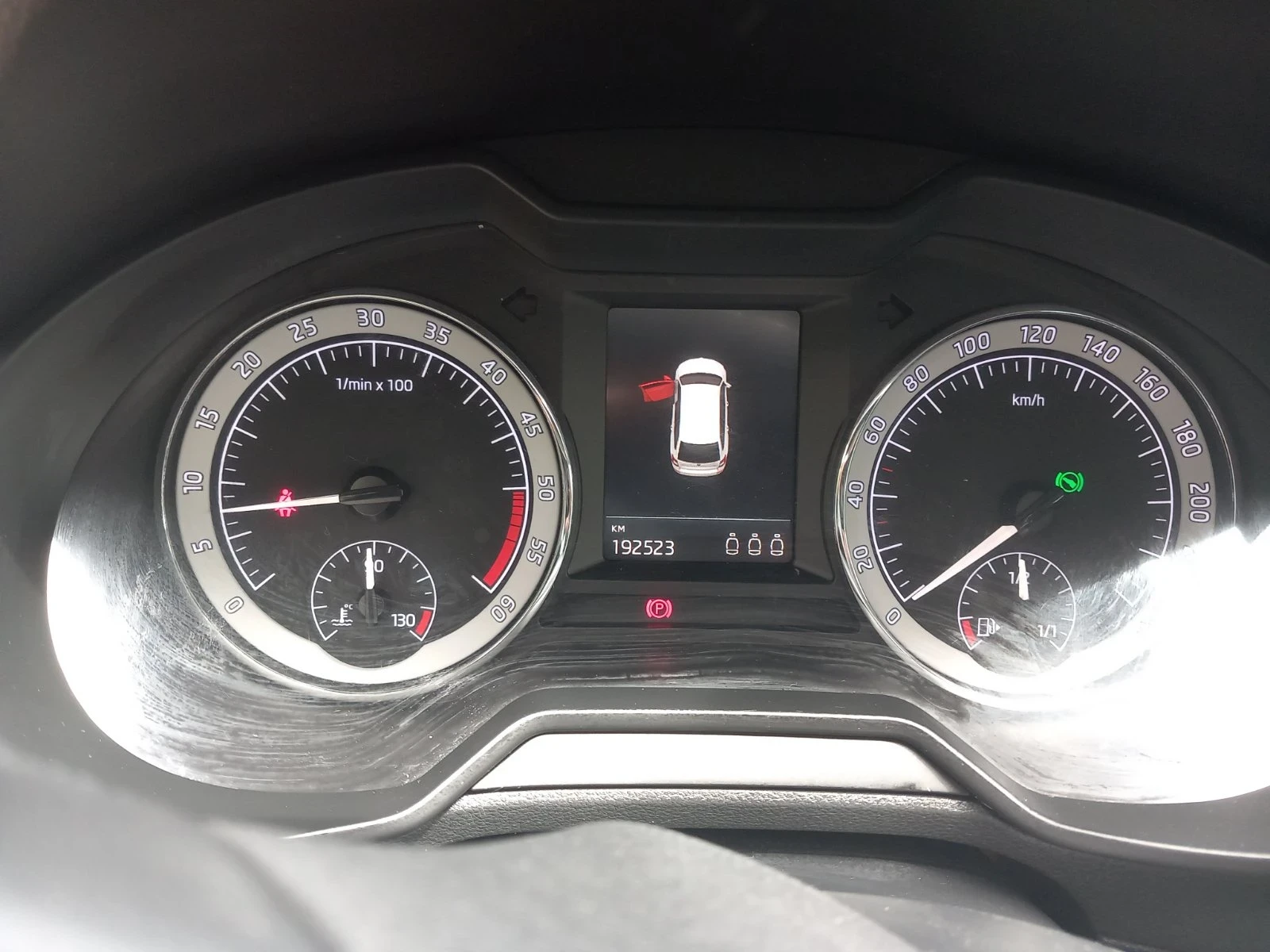 Skoda Octavia 1.6 TDI, снимка 6 - Автомобили и джипове - 55087294
