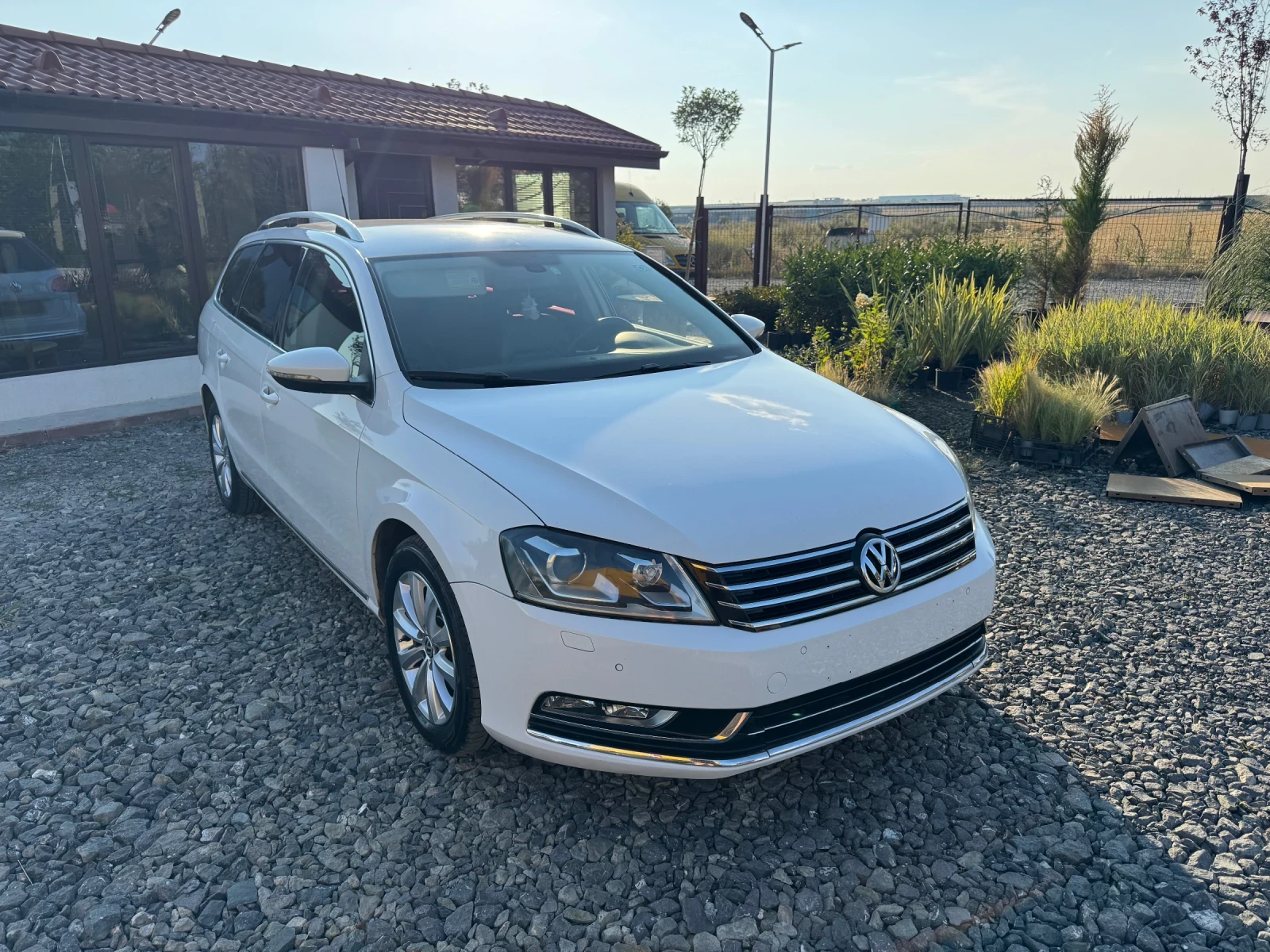 VW Passat B7* HIGHLINE * DSG * КОЖА * ПОДГРЕВ * LED * ЛИЗИНГ, снимка 3 - Автомобили и джипове - 55303632