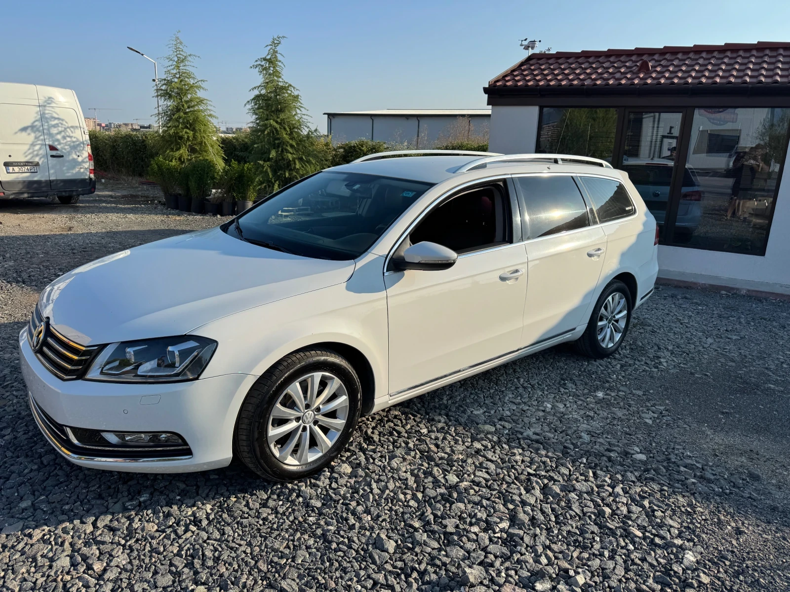 VW Passat B7* HIGHLINE * DSG * КОЖА * ПОДГРЕВ * LED * ЛИЗИНГ, снимка 4 - Автомобили и джипове - 55303632