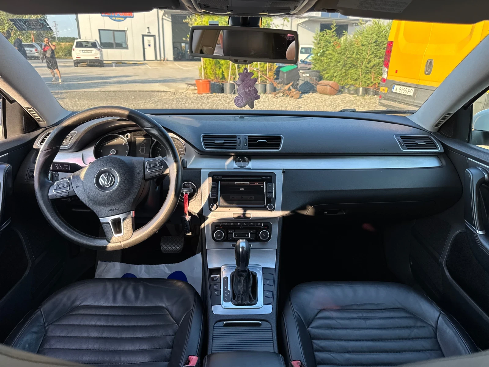 VW Passat B7* HIGHLINE * DSG * КОЖА * ПОДГРЕВ * LED * ЛИЗИНГ, снимка 8 - Автомобили и джипове - 55303632