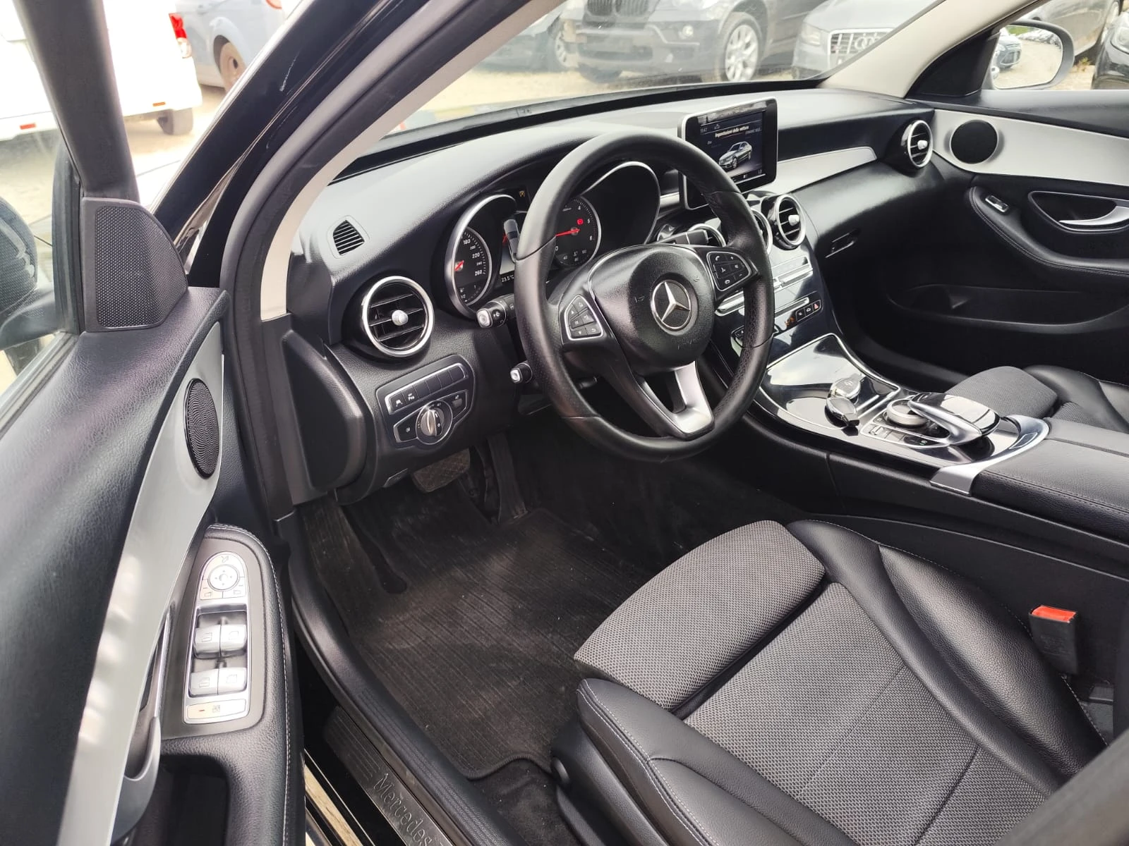 Mercedes-Benz C 220 2.2 дизел Италия , снимка 11 - Автомобили и джипове - 55415225