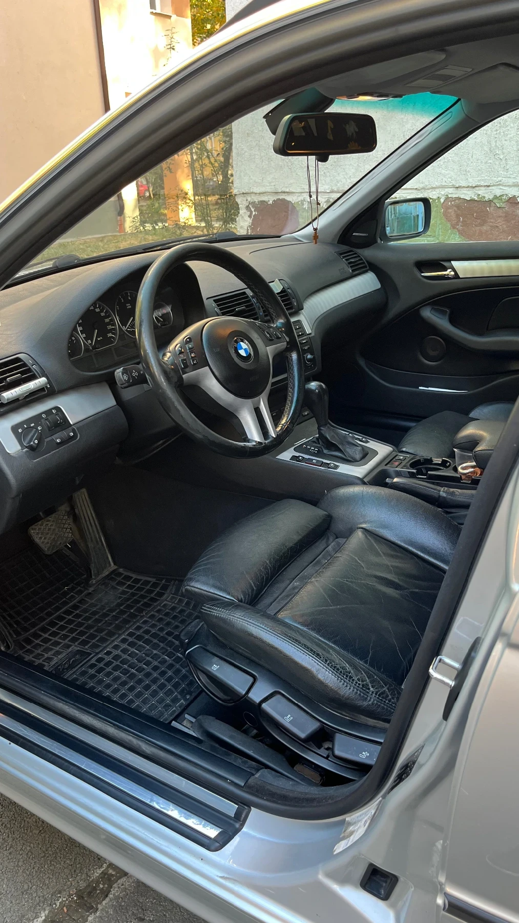 BMW 330 330xi 231к.с. automatic 4x4, снимка 13 - Автомобили и джипове - 56492966