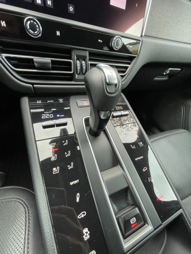 Porsche Macan GTS/BOSE/ALCANTARA/PANORAMA, снимка 11 - Автомобили и джипове - 52564913