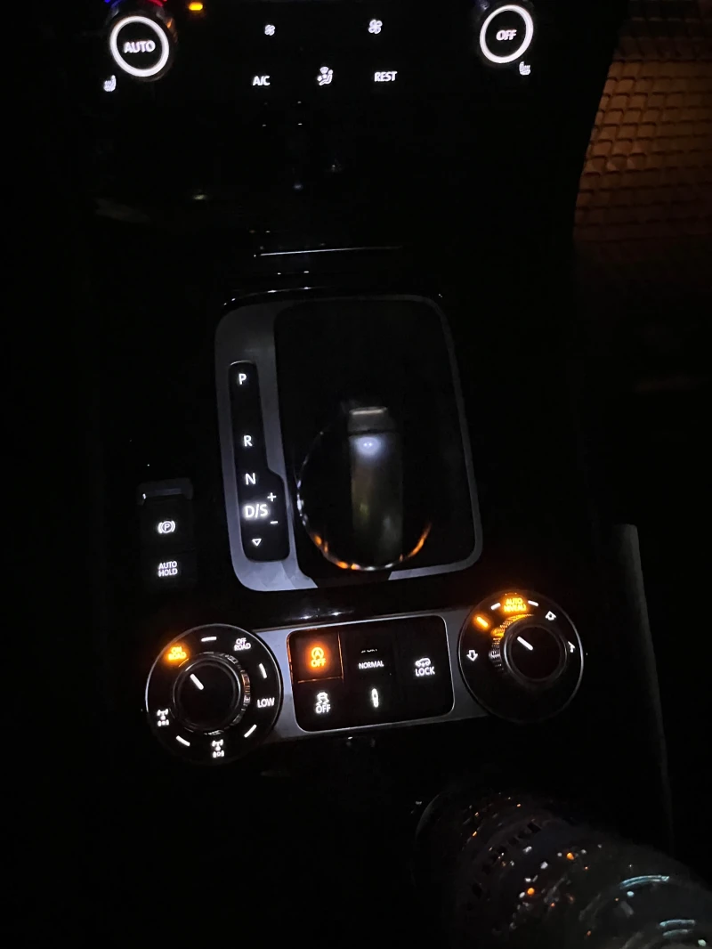 VW Touareg, снимка 11 - Автомобили и джипове - 53120735