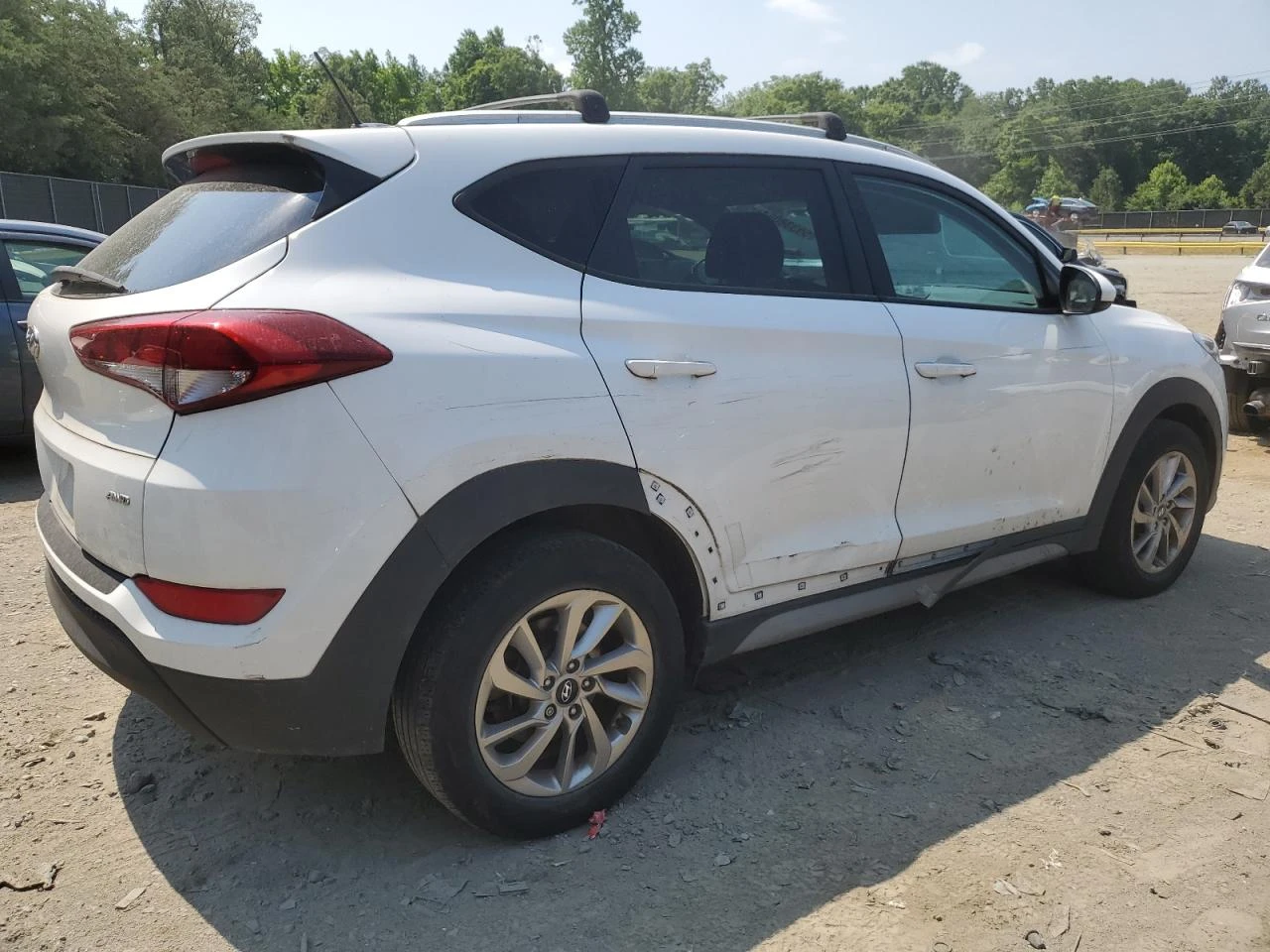 Hyundai Tucson SE AWD 164кс - изображение 3