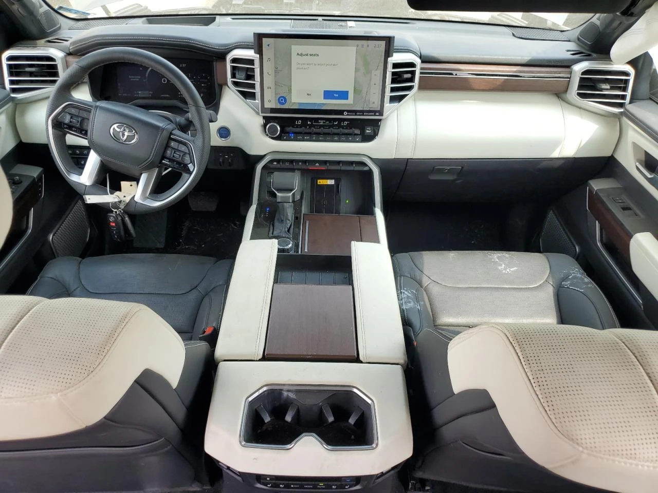 Toyota Sequoia SR5  - изображение 5