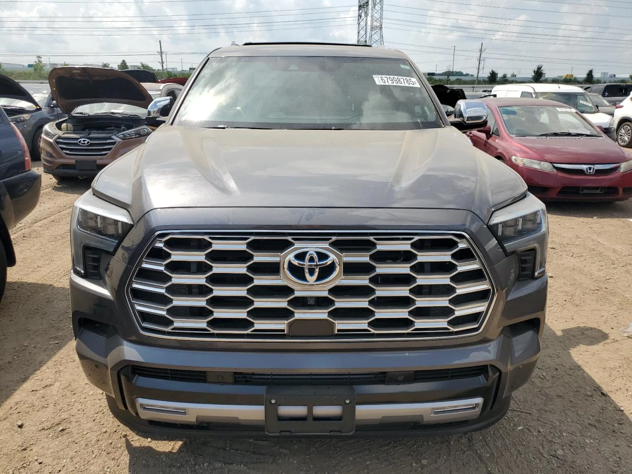 Toyota Sequoia SR5  - изображение 3