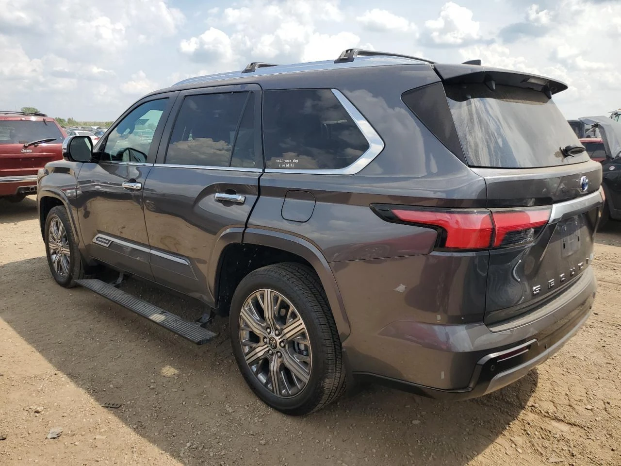 Toyota Sequoia SR5  - изображение 2