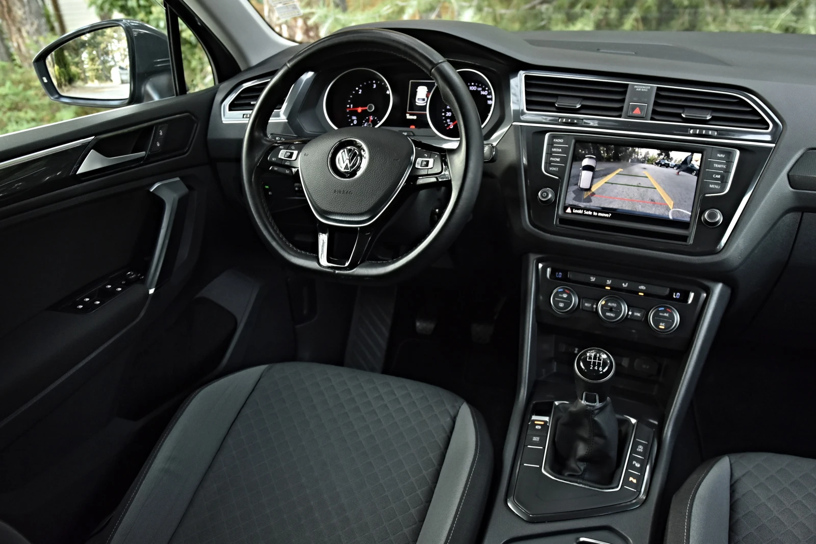 VW Tiguan 2.0 TDI  - изображение 10