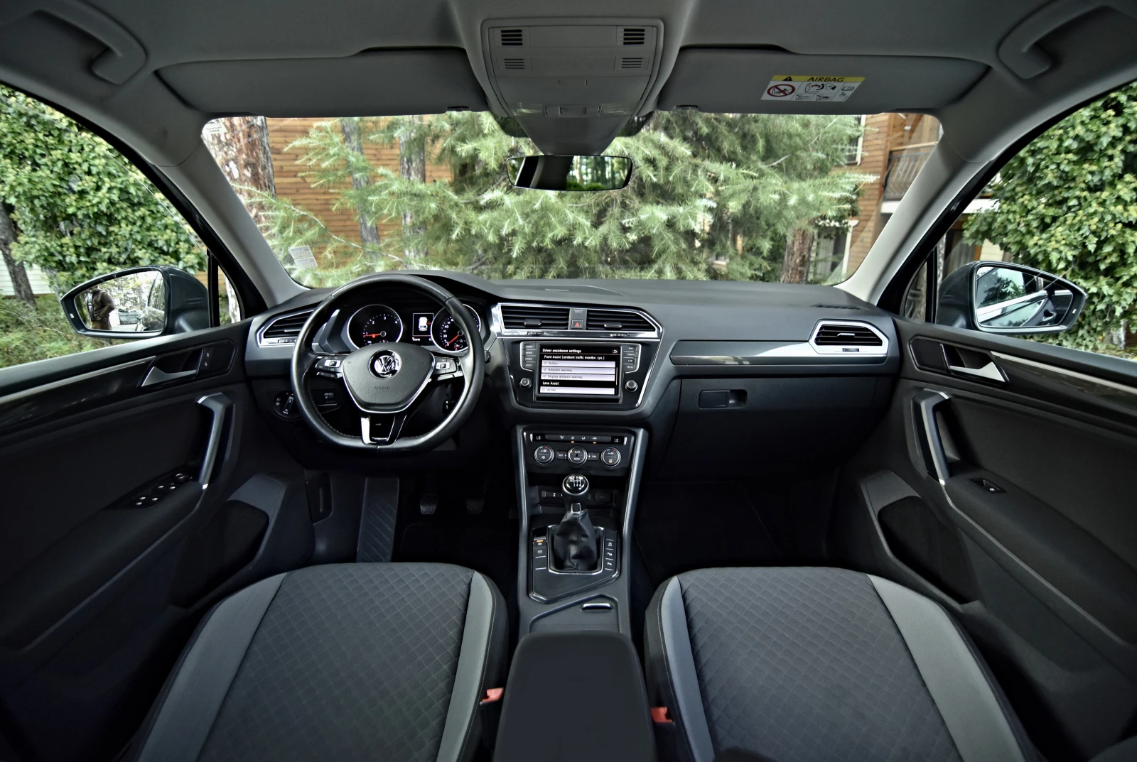 VW Tiguan 2.0 TDI  - изображение 9