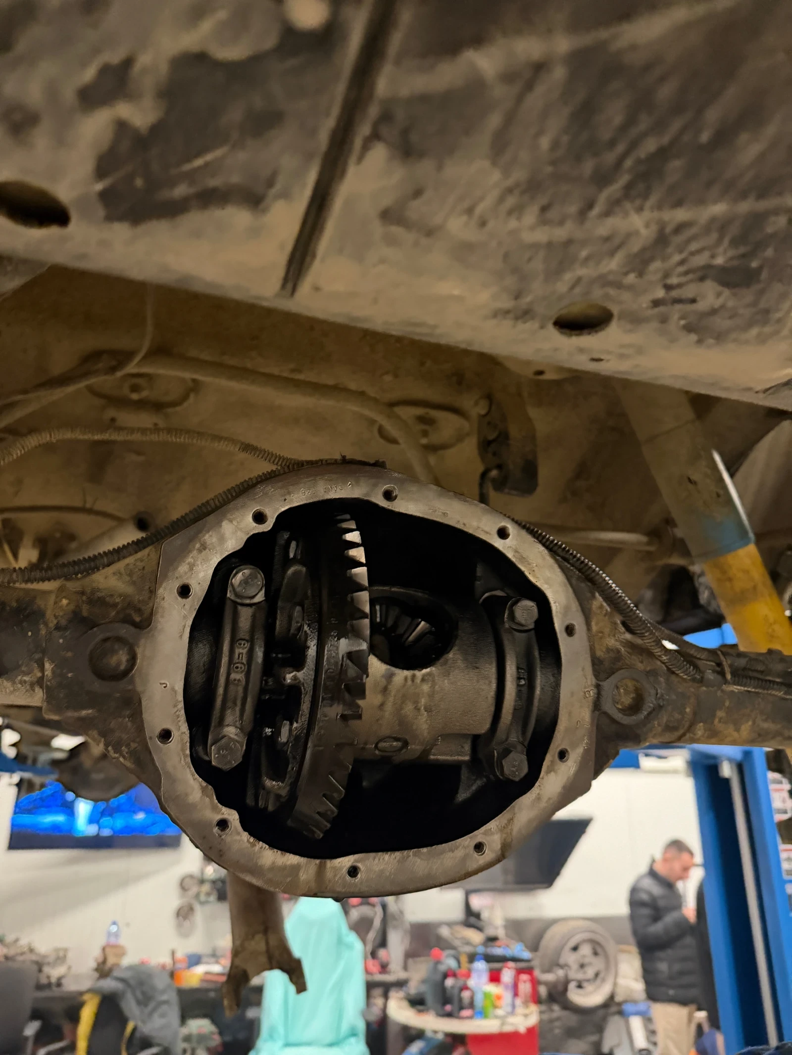 Jeep Cherokee, снимка 15 - Автомобили и джипове - 54042710