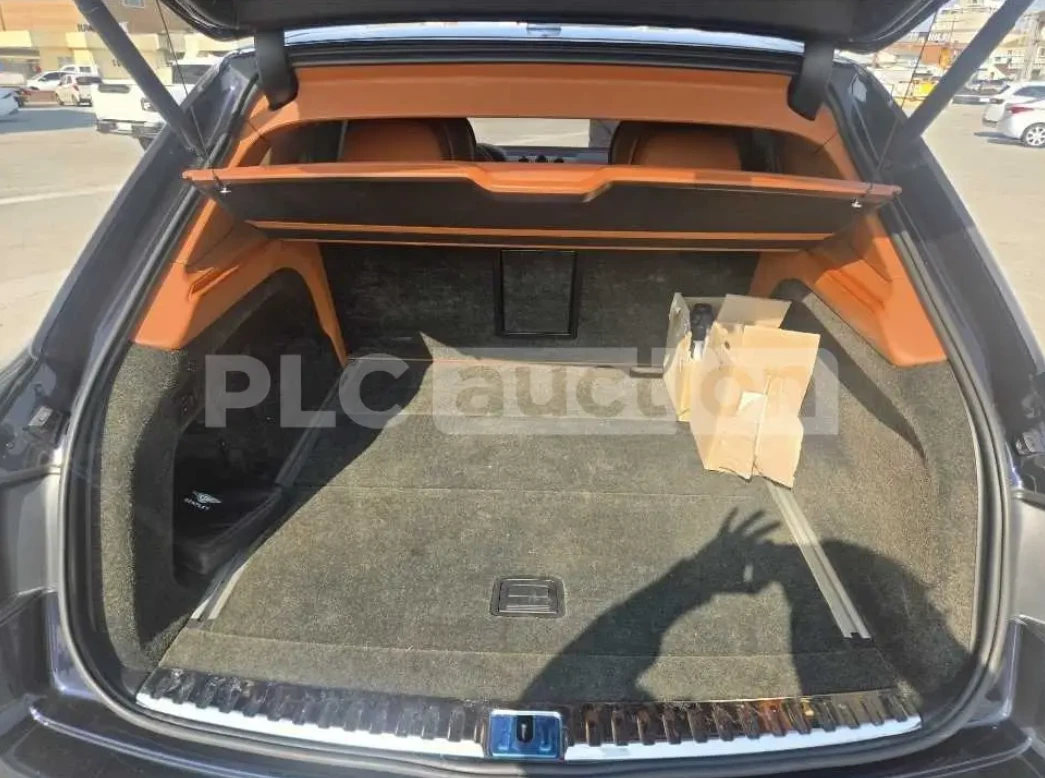 Bentley Bentayga ПОДГРЕВИ* ОБДУХВАНЕ* ХЕД ЪП, снимка 8 - Автомобили и джипове - 54247170