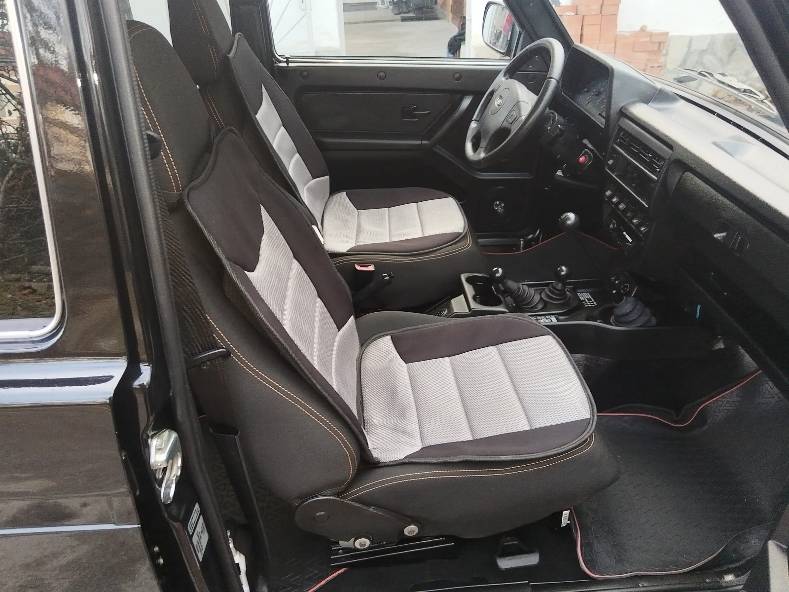 Lada Niva Урбън, снимка 15 - Автомобили и джипове - 54337508