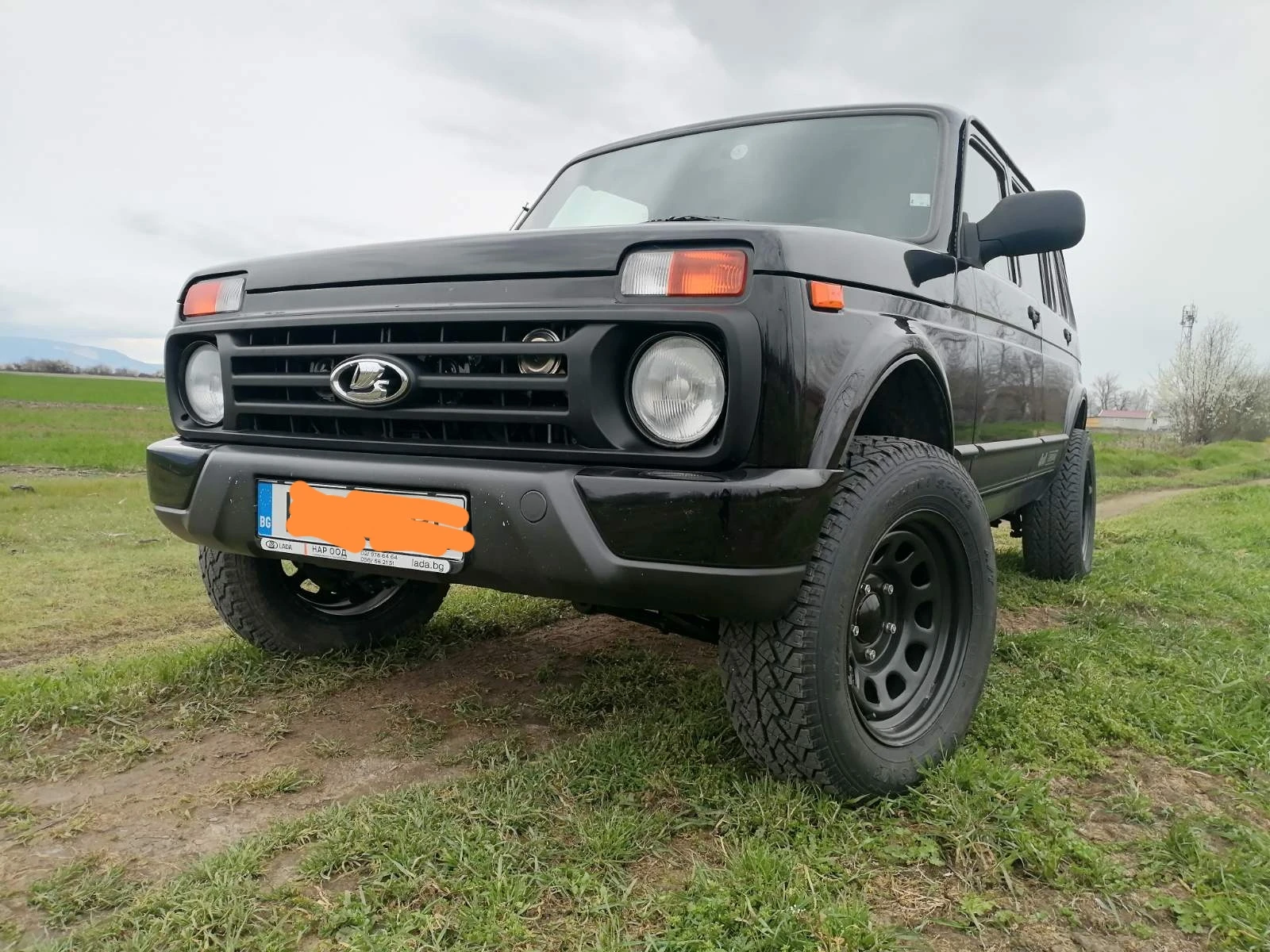 Lada Niva Урбън, снимка 6 - Автомобили и джипове - 54337508