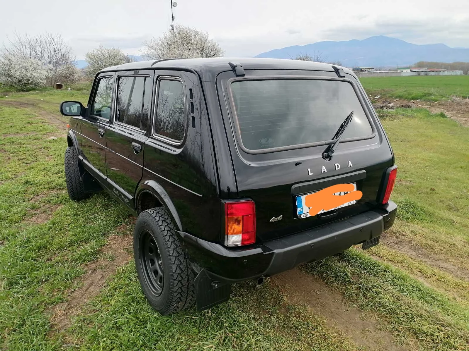 Lada Niva Урбън, снимка 5 - Автомобили и джипове - 54337508