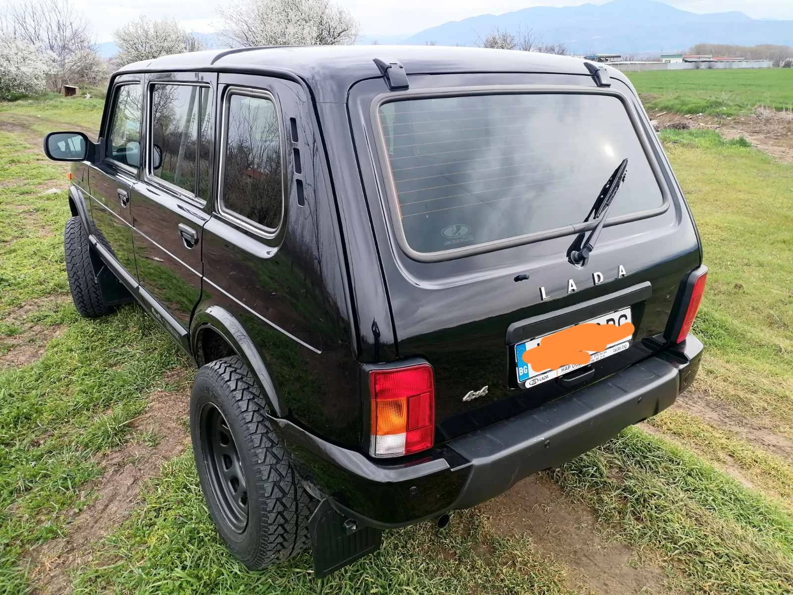 Lada Niva Урбън, снимка 2 - Автомобили и джипове - 54337508