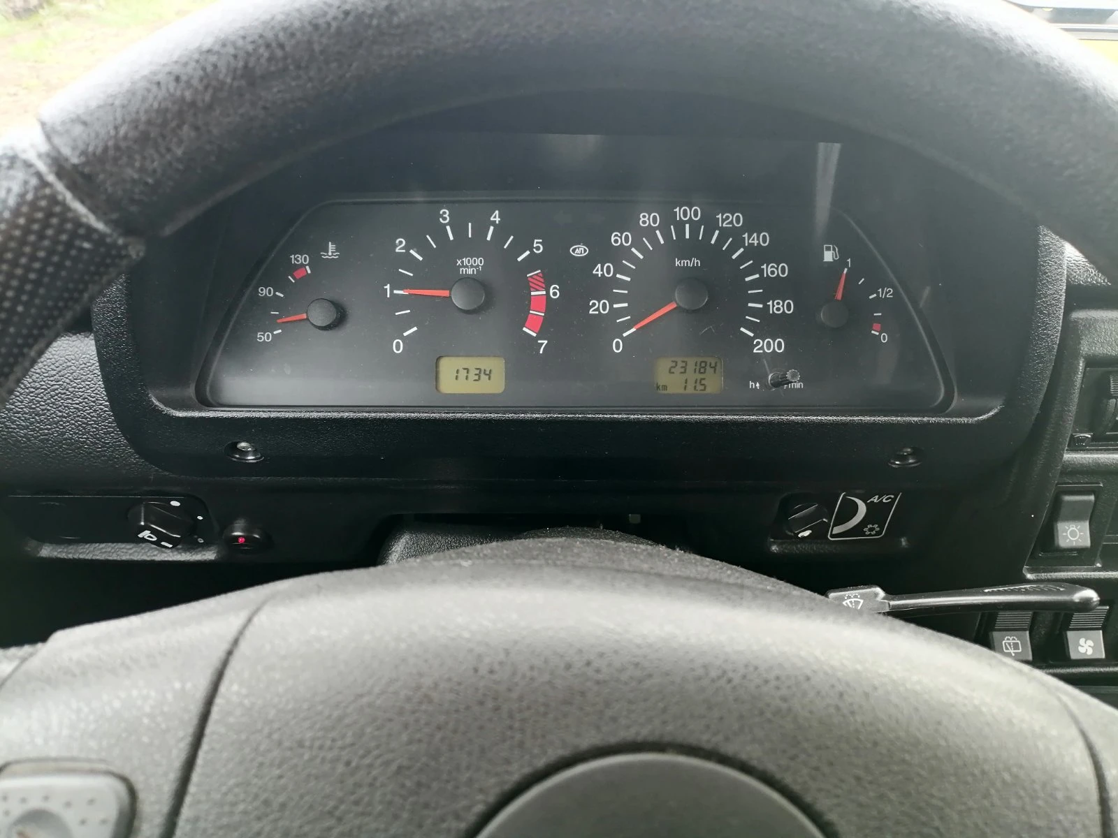 Lada Niva Урбън, снимка 7 - Автомобили и джипове - 54337508