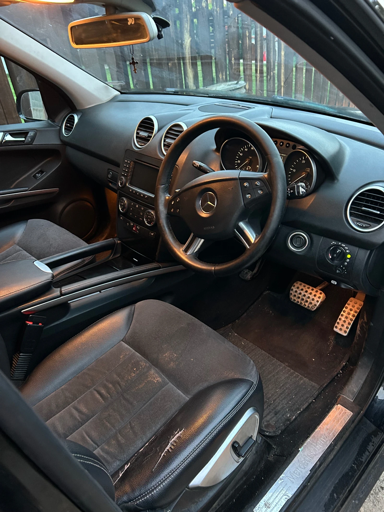 Mercedes-Benz ML 320, снимка 7 - Автомобили и джипове - 54366352