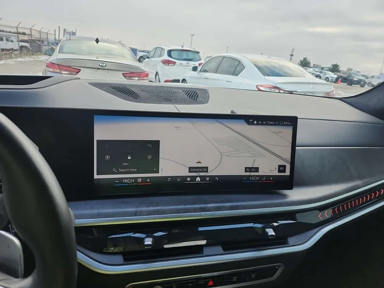 BMW X7 SWAROWSKI| SKY LOUNGE| ОБДУХВАНЕ| 2 КЛЮЧА| , снимка 11 - Автомобили и джипове - 54366079