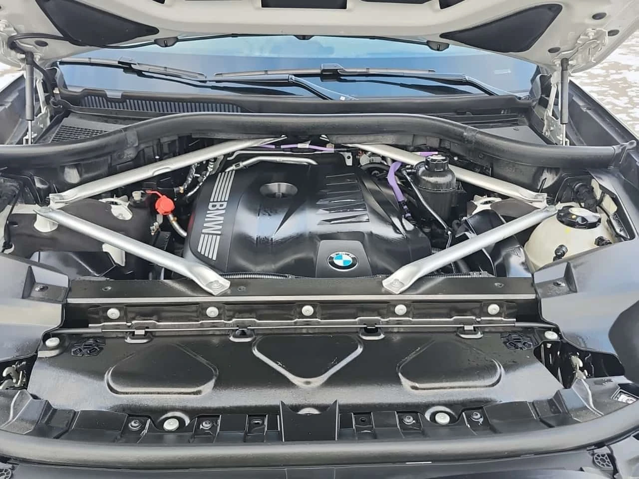 BMW X7 SWAROWSKI| SKY LOUNGE| ОБДУХВАНЕ| 2 КЛЮЧА| , снимка 16 - Автомобили и джипове - 54366079