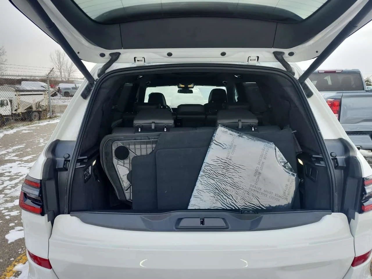 BMW X7 SWAROWSKI| SKY LOUNGE| ОБДУХВАНЕ| 2 КЛЮЧА| , снимка 14 - Автомобили и джипове - 54366079