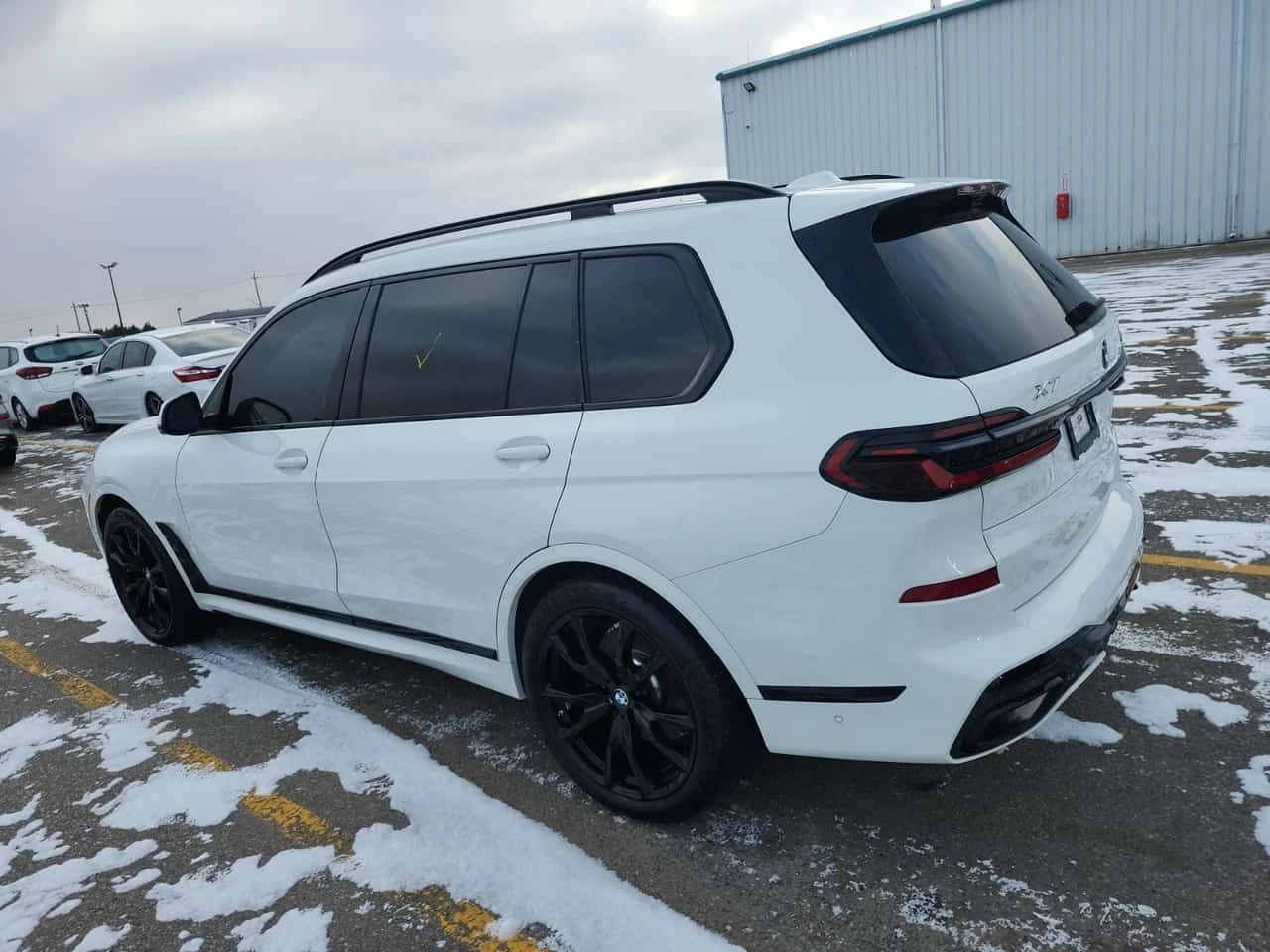 BMW X7 SWAROWSKI| SKY LOUNGE| ОБДУХВАНЕ| 2 КЛЮЧА| , снимка 6 - Автомобили и джипове - 54366079