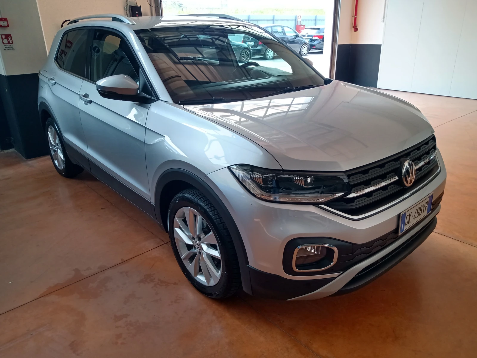 VW T-Cross 1.6TDI* DSG* NAVI* DIGITAL* LED, снимка 2 - Автомобили и джипове - 54800647