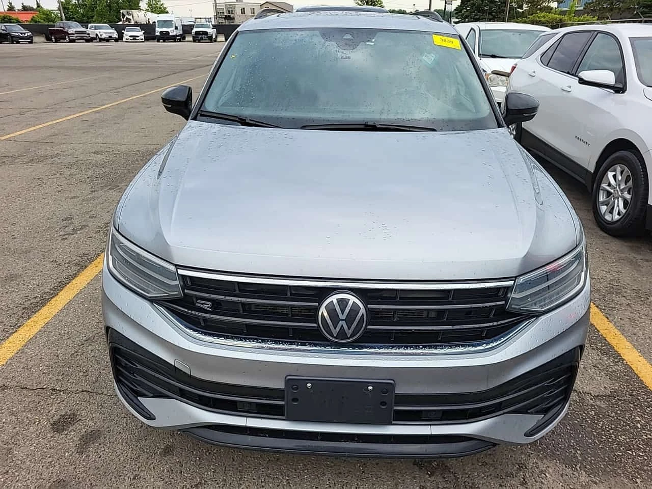 VW Tiguan  R Line Black Edition | DISTRONIC | PANO | LANE AS, снимка 2 - Автомобили и джипове - 54959781