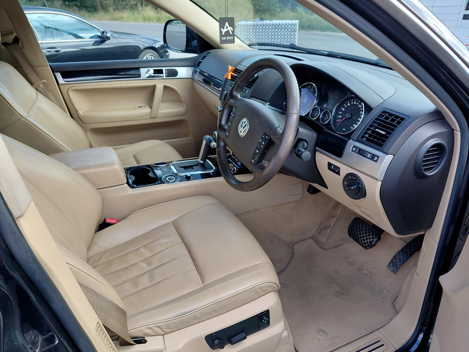 VW Touareg 3.0 TDI 224 кс., снимка 7 - Автомобили и джипове - 55696027