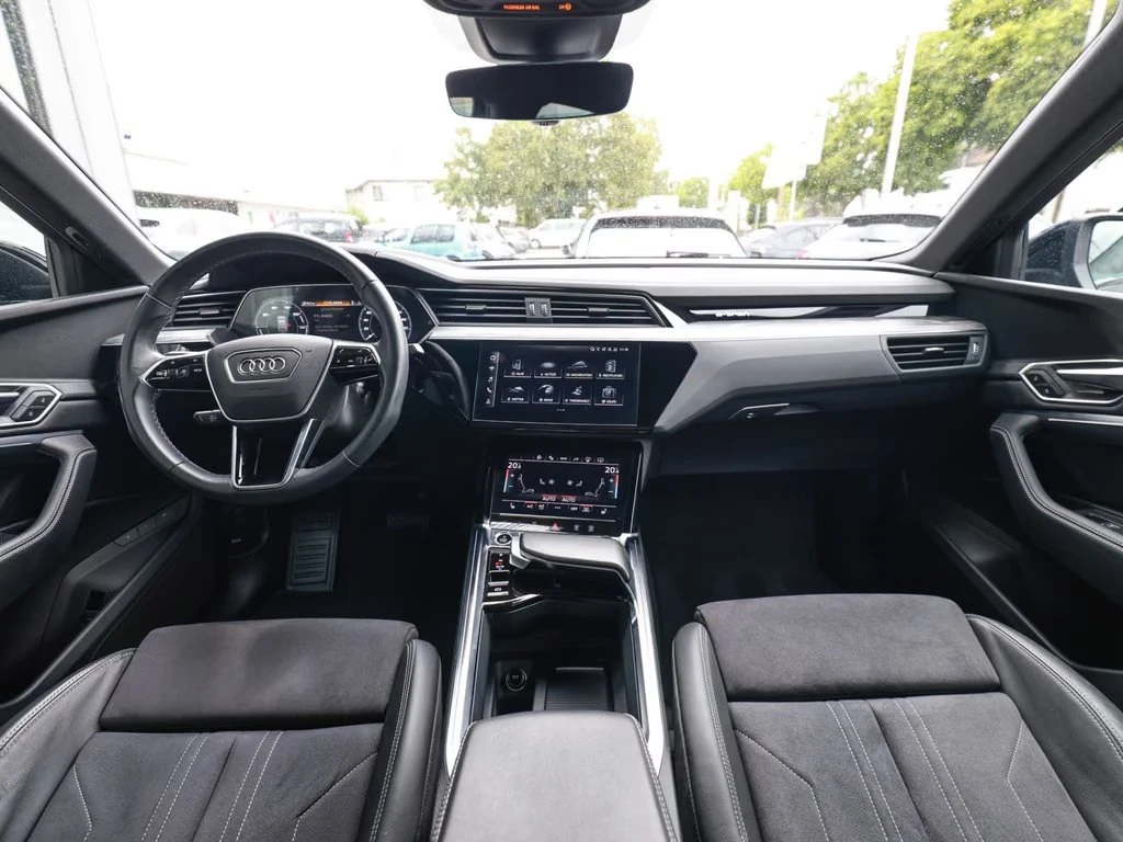 Audi Q8 E-TRON 50 / S-LINE / MATRIX / BLACK OPTIC/ QUATTRO, снимка 6 - Автомобили и джипове - 56085447